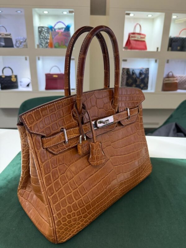Hermès Birkin 30 in Coccodrillo Niloticus Gold, Palladium Hardware del 2011.