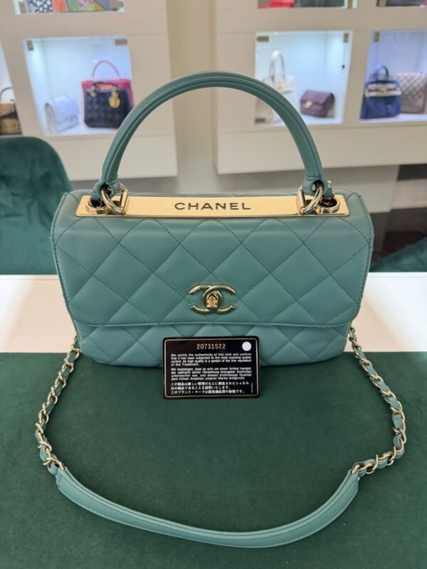 WhatsApp Image 2026-01-30 at 17.49.22 Chanel trendy CC misura media 25 con Card Chanel del 2015 e certificato Entrupy