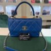 Chanel trendy CC misura media 25 con Card Chanel del 2019 e certificato Entrupy  Color bleu ( blue royal ) con hardware dorato.