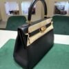 Hermès Kelly 28 Retourne pellame Taurillon Clémence NUOVA 2026 seriale K colore NERO noir ( nero ) con hardware dorato con tutti gli adesivi di protezione dell’imballaggio e dell’hardware full set full pellicole full stickers