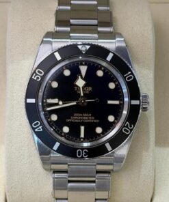 Tudor Black Bay 54 NUOVO 2025 full set con documenti e scatola