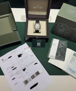 Alternative view of Audemars Piguet Royal Oak Chronograph 39mm panda dial racing del 2016 Italia full set doppio cinturino