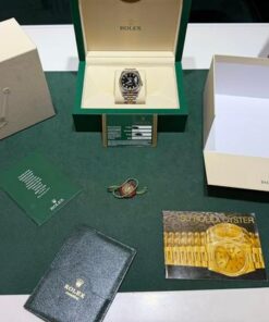 Alternative view of Rolex Datejust 36 acciaio oro quadrante nero in diamanti del 2008 full set con documenti