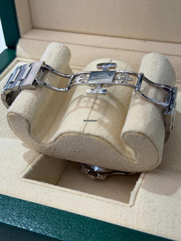 Patek Philippe Nautilus - Image 11