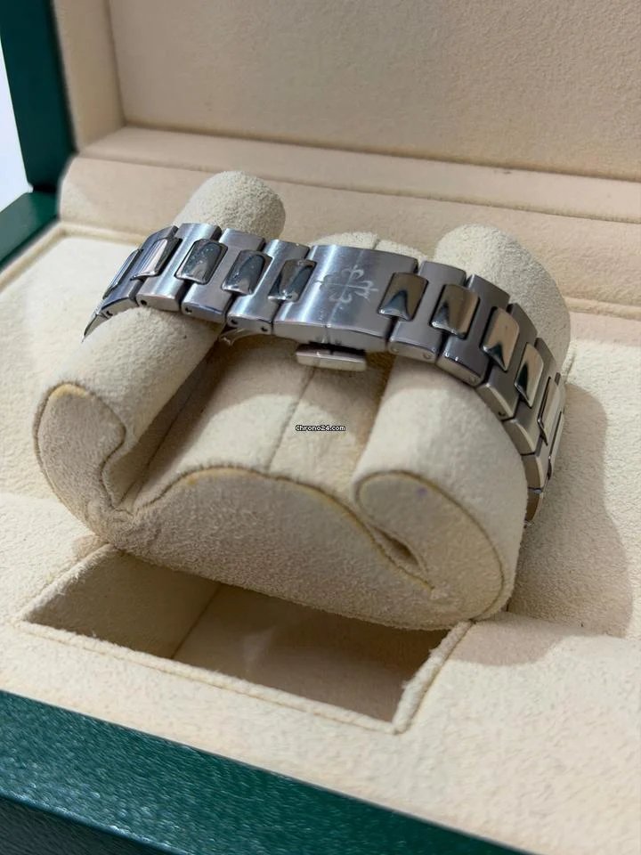 Patek Philippe Nautilus - Image 9