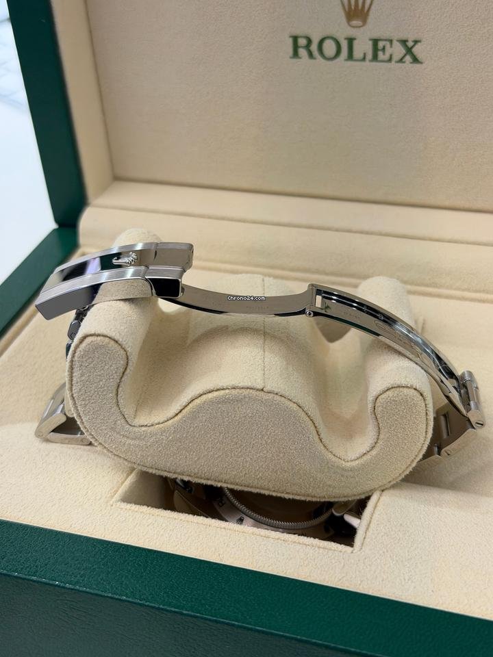 Rolex Milgauss - Image 10