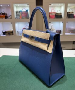 Alternative view of Hermès Kelly 28 Sellier NUOVA 2026 seriale K colore blue P5 ( blu ) pelle madame con hardware in palladio