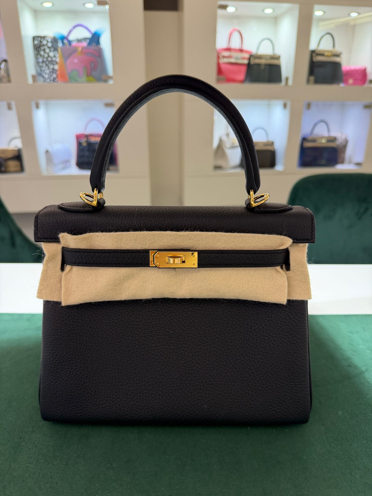 Hermès Kelly 25 retourne Nuova 2026 stampa K in pelle togo colore Nero noir con hardware dorato c