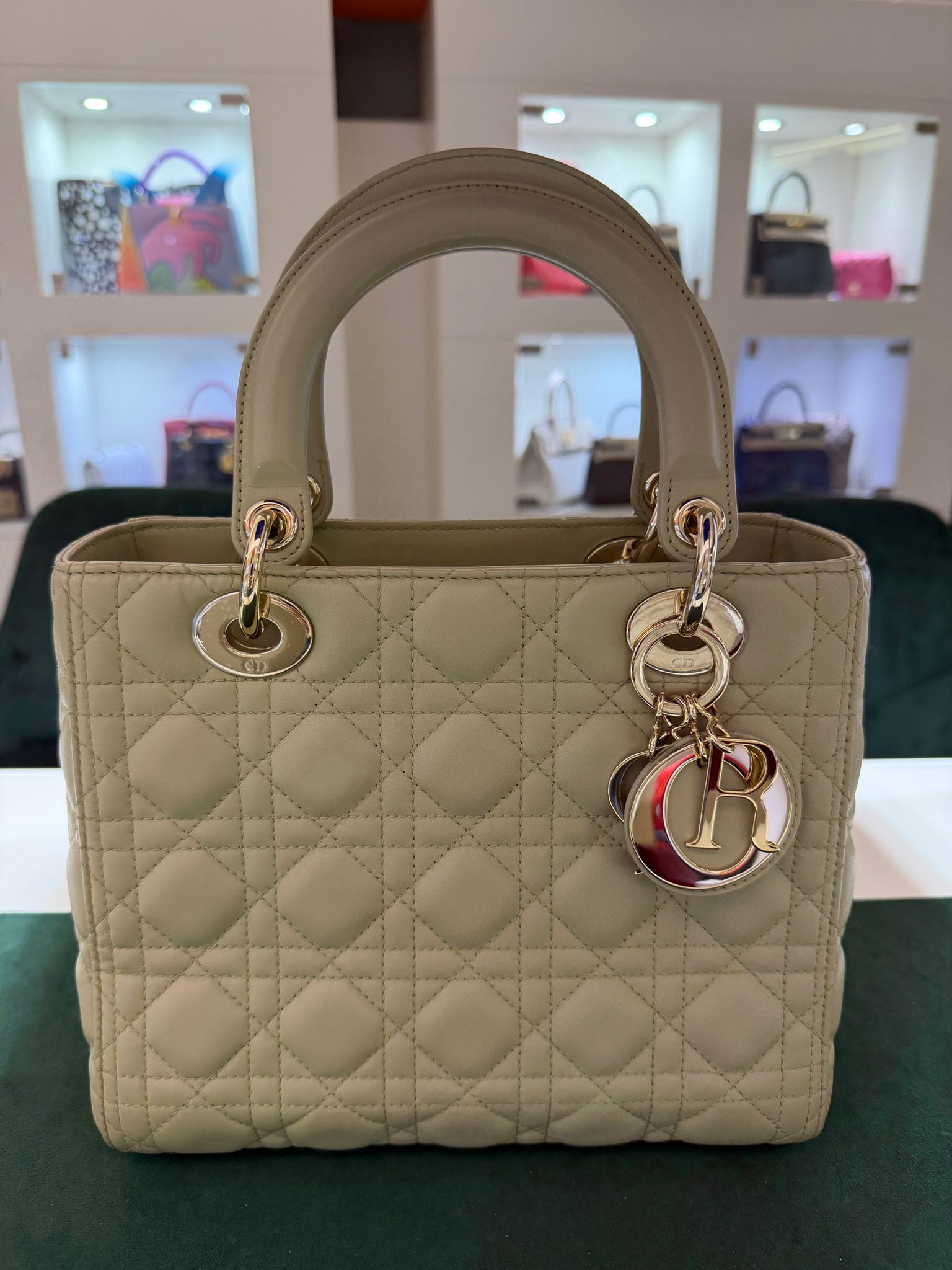 Listino 5900,00 Dior Lady Dior Medium 24 salvia full set - Image 3