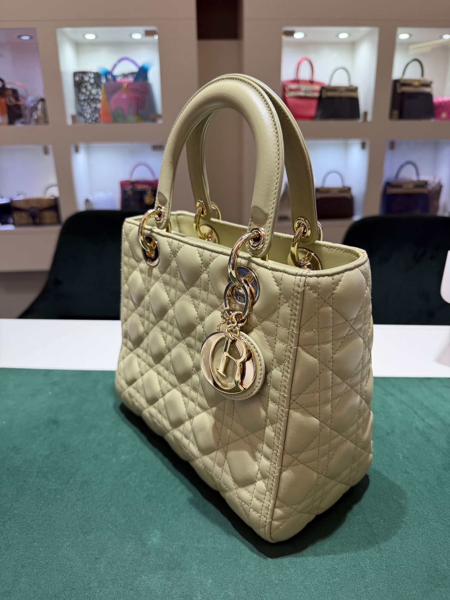 Listino 5900,00 Dior Lady Dior Medium 24 salvia full set - Image 4