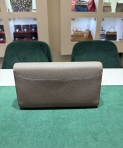 Alternative view of Hermès portefeuille costance to go