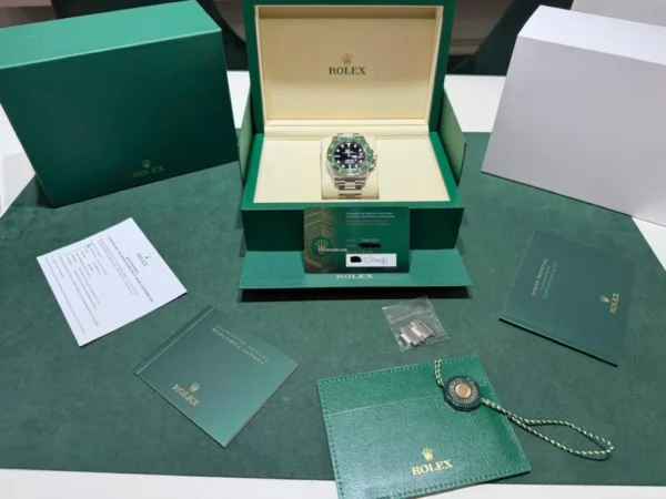 Rolex Submariner Date 41mm Starbucks NUOVO 2026 italiano full set con documenti e scatola