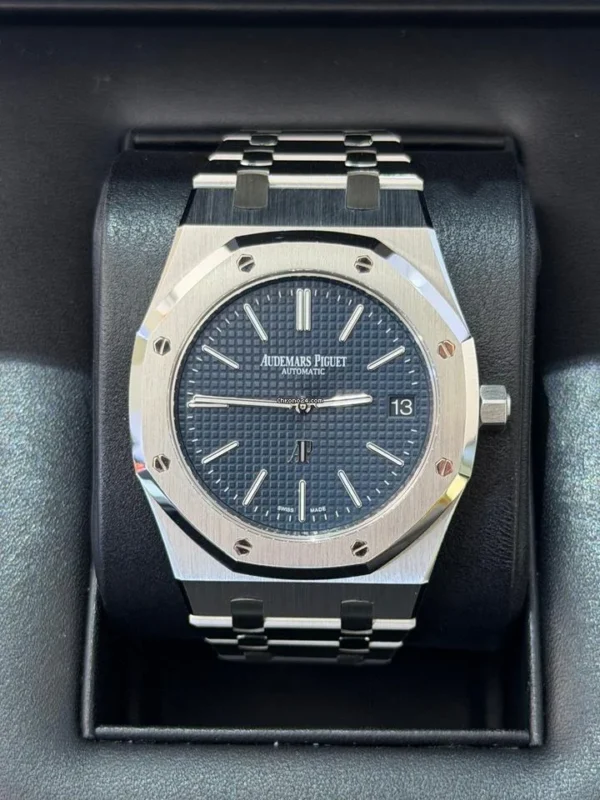Audemars Piguet Royal Oak Jumbo 39mm extra-thin del 2017 Mai indossato full set con documenti e scatola