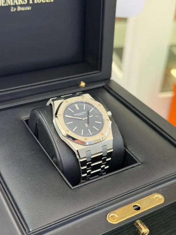 Audemars Piguet Royal Oak Jumbo 39mm extra-thin del 2017 Mai indossato full set con documenti e scatola