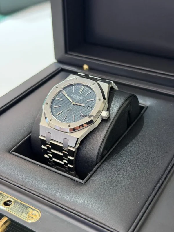 Audemars Piguet Royal Oak Jumbo 39mm extra-thin del 2017 Mai indossato full set con documenti e scatola