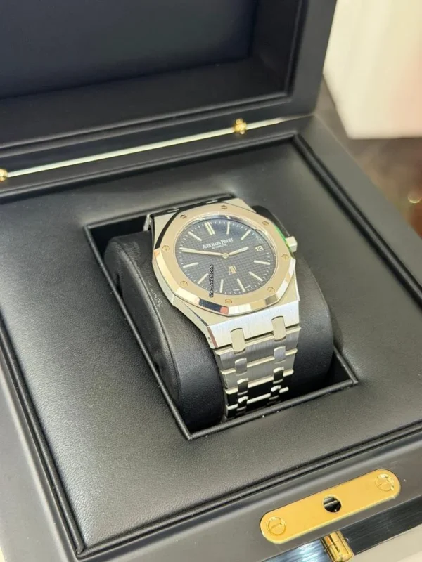 Audemars Piguet Royal Oak Jumbo 39mm extra-thin del 2017 Mai indossato full set con documenti e scatola