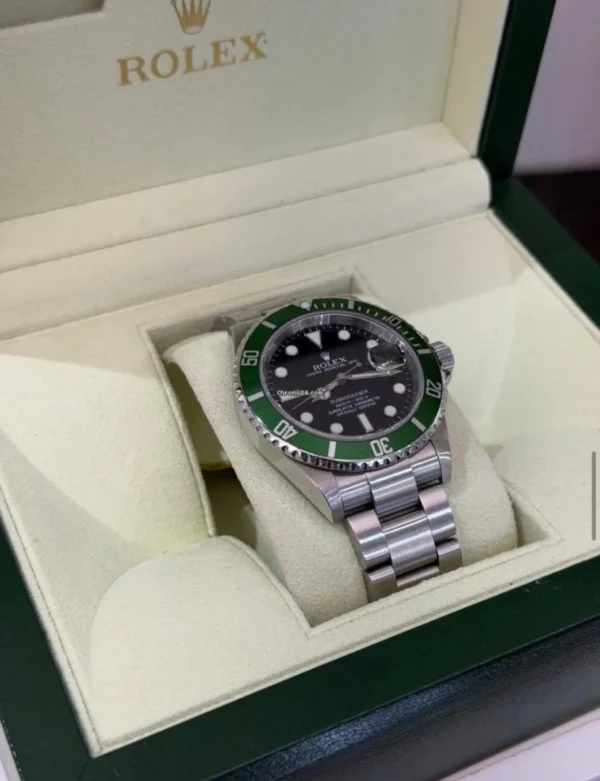 Rolex Submariner Date Kermit del 2010 ghiera verde full set excellent condition con documenti