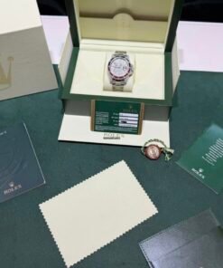 Alternative view of Rolex GMT-Master II del 2011 con zaffiri e diamanti full set top condition con documenti scatola