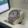 Rolex GMT-Master II del 2011 con zaffiri e diamanti full set top condition con documenti scatola