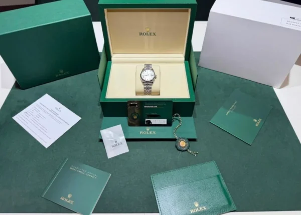 IMG_3765-1120x800.jpg Rolex Datejust 31 NUOVO 2026 Jubilee quadrante argentè in diamanti full set con documenti