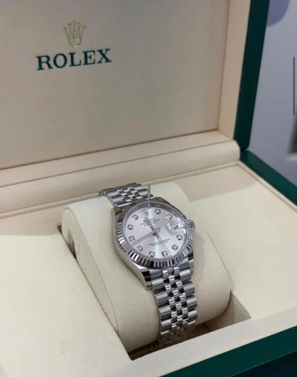 IMG_3766-1213x1536.jpg Rolex Datejust 31 NUOVO 2026 Jubilee quadrante argentè in diamanti full set con documenti