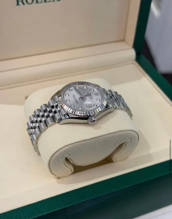 IMG_3768-1207x1536.jpg Rolex Datejust 31 NUOVO 2026 Jubilee quadrante argentè in diamanti full set con documenti