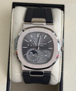 Patek Philippe Nautilus del 2018 Italia white gold full set excellent condition doppio cinturino