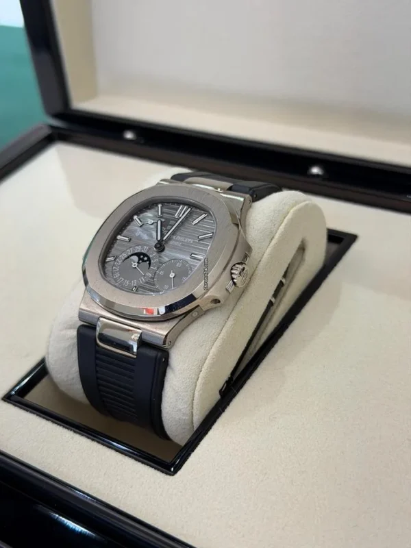 Patek Philippe Nautilus del 2018 Italia white gold full set excellent condition doppio cinturino