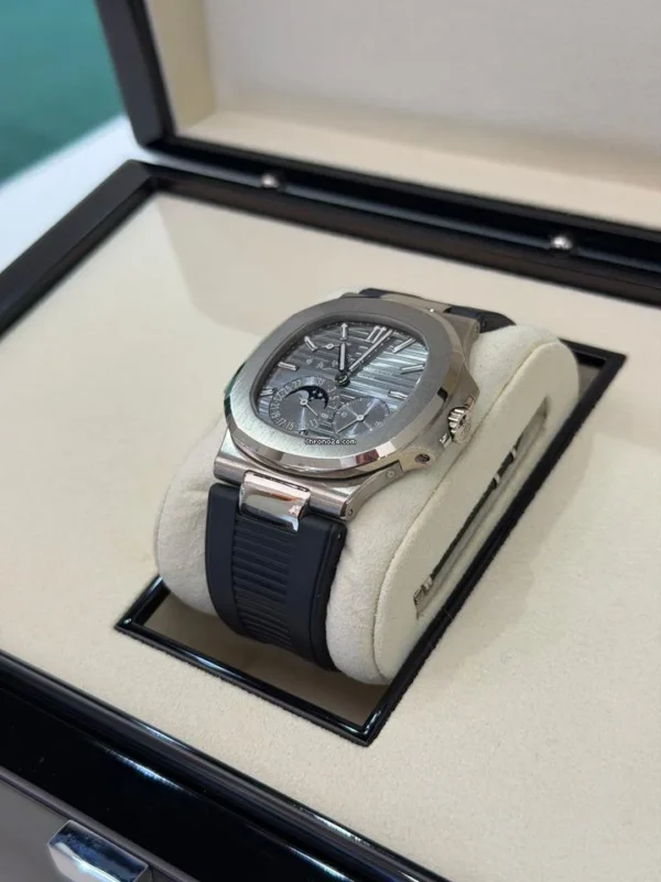 Patek Philippe Nautilus del 2018 Italia white gold full set excellent condition doppio cinturino