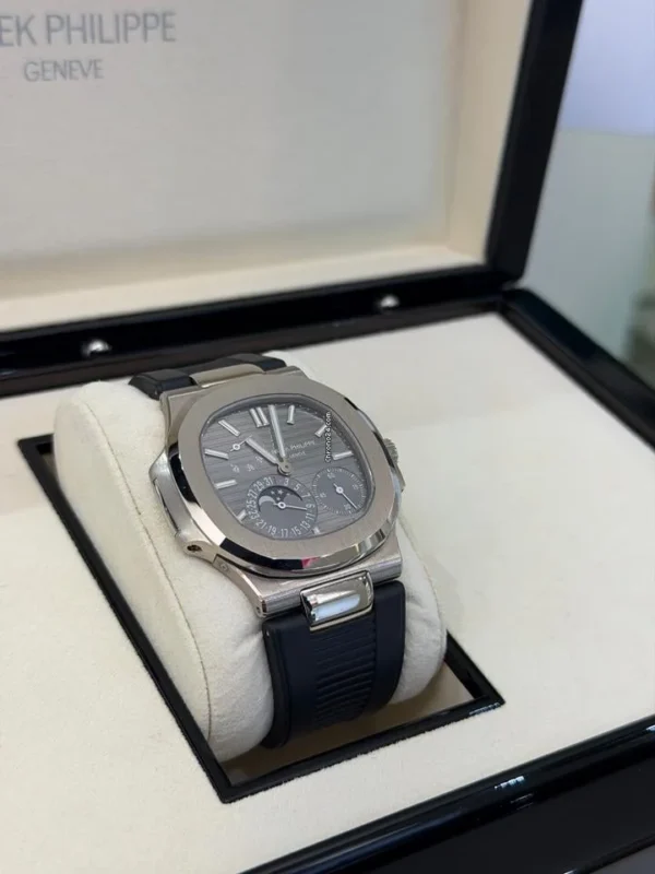 Patek Philippe Nautilus del 2018 Italia white gold full set excellent condition doppio cinturino
