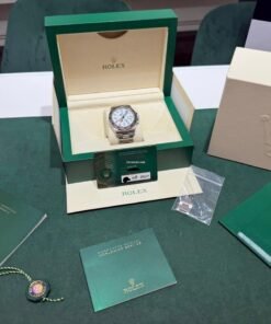 Alternative view of Rolex Explorer II white bianco del 2021 Italia full set top condition con documenti e scatola