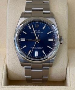 Rolex Oyster Perpetual 36 Blu del 2024 full set excellent condition con pellicole parziali