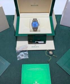 Alternative view of Rolex Oyster Perpetual 36 Blu del 2024 full set excellent condition con pellicole parziali