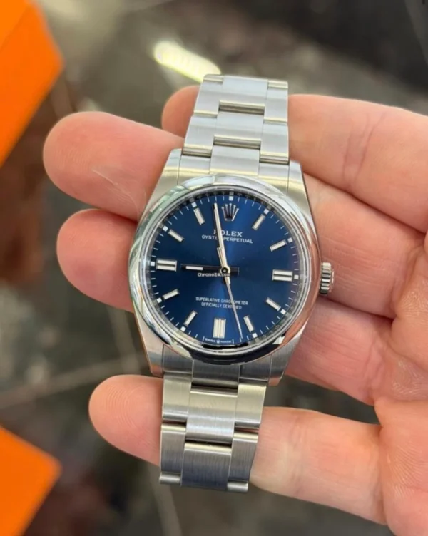 Rolex Oyster Perpetual 36 Blu del 2024 full set excellent condition con pellicole parziali