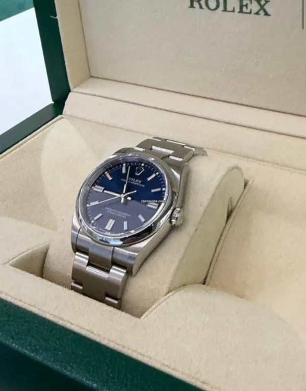 Rolex Oyster Perpetual 36 Blu del 2024 full set excellent condition con pellicole parziali
