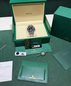 Alternative view of Rolex Submariner Date 41mm NUOVO 2026 Gennaio parziali pellicole full set