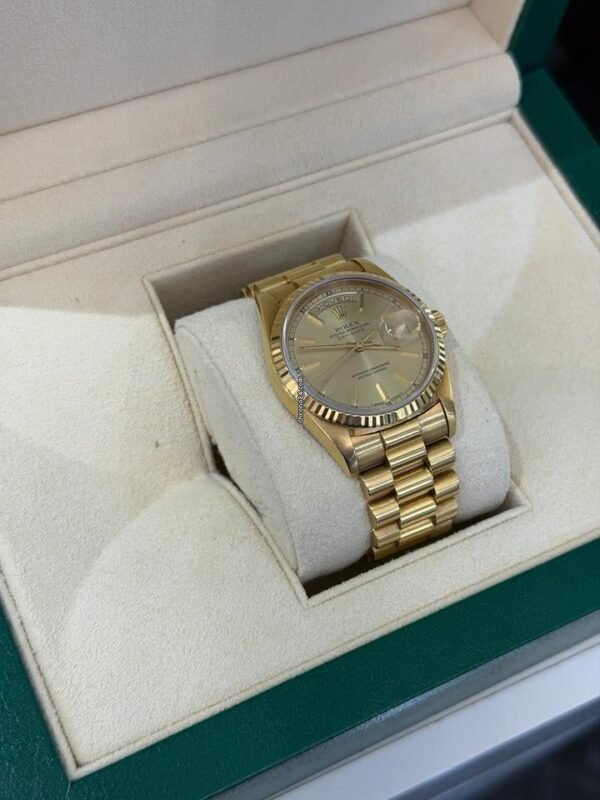 Rolex Day-Date 36 36mm del 1989 Italia yellow gold full set top condition con documenti e scatola