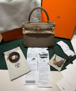 Alternative view of Hermès Kelly 25 retourne Nuova 2026 stampa G in pelle togo