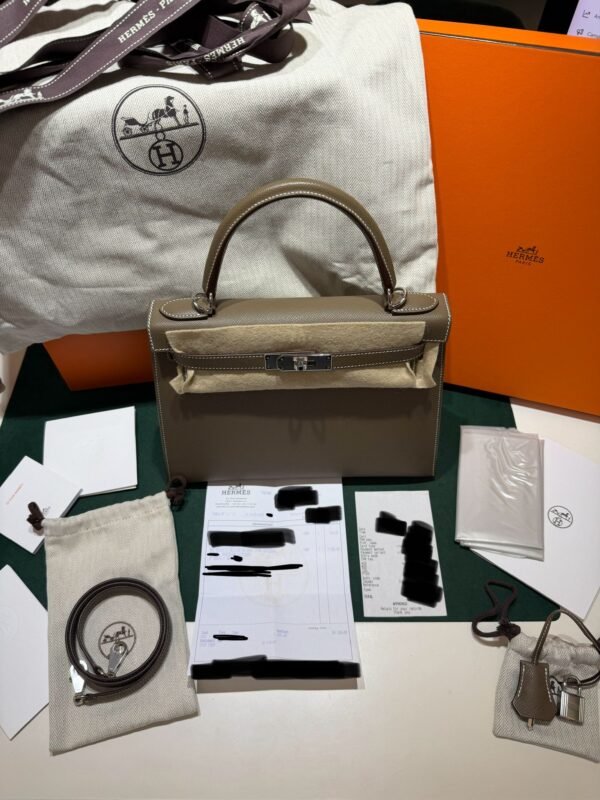 Hermès Kelly 28 Sellier NUOVA 2025 seriale W colore Etoupe
