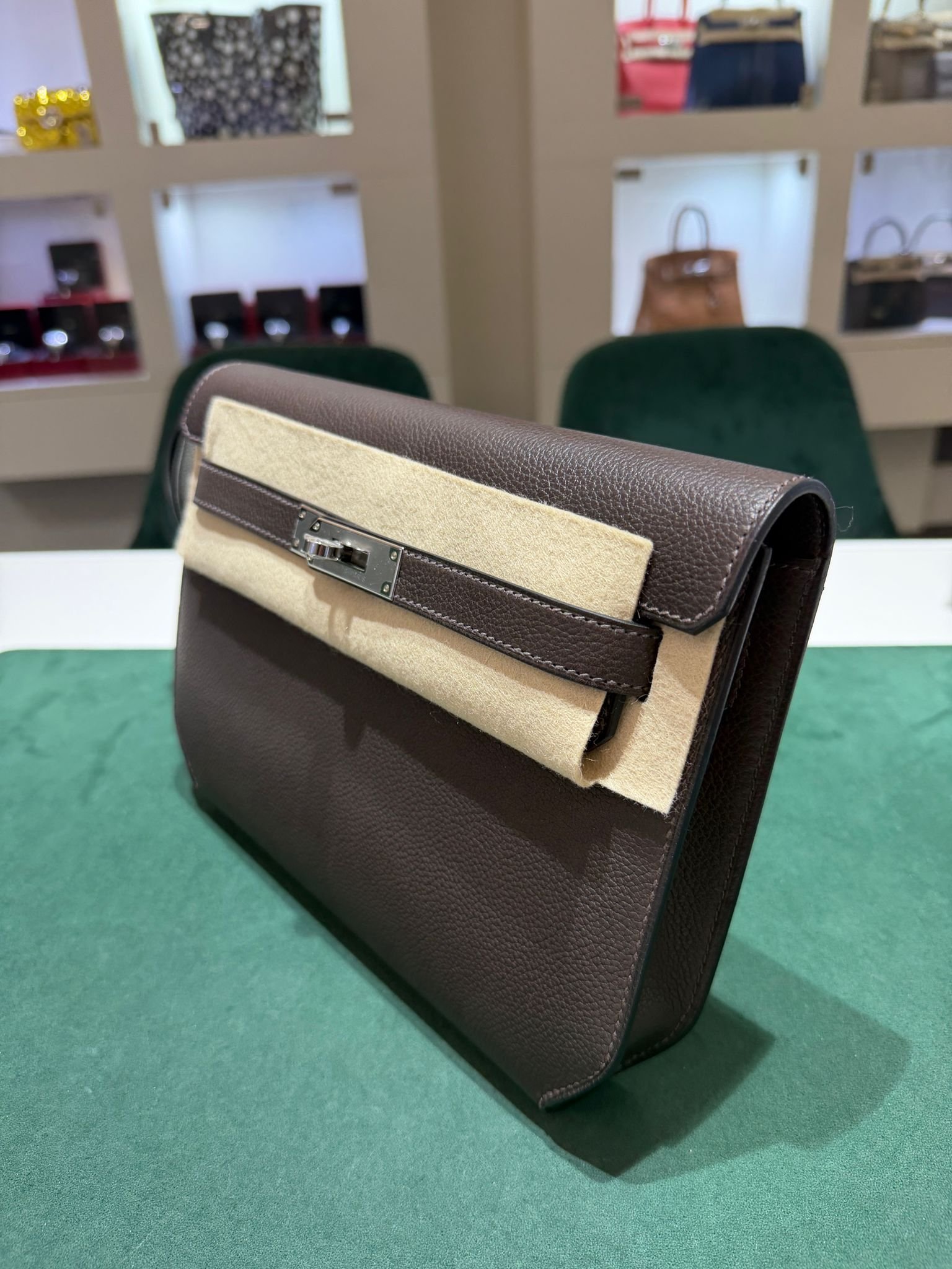 Hermès Kelly Dépêches 25 NUOVA 2026 pellame barenia color ÉBÈNE Ebano cioccolato fondente - Image 3