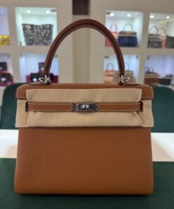 Hermès Kelly 25 retourne Nuova 2026 stampa K in pelle togo colore gold hardware in palladio
