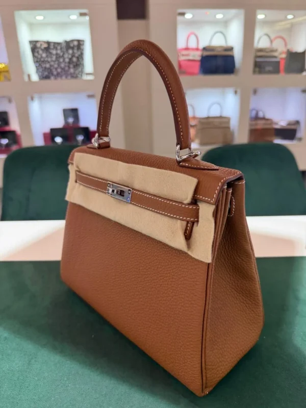 Herm&egrave;s Kelly 25 retourne Nuova 2026 stampa K in pelle togo colore gold hardware in palladio
