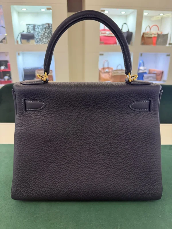 Herm&egrave;s Kelly 28 retourne NUOVA 2025 seriale K (colore blue) taurillon clemenc&eacute; con hardware dorato