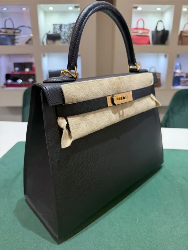Herm&egrave;s Kelly 28 Sellier NUOVA 2025 seriale K colore Nero pelle epsom con hardware dorato