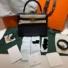 Herm&egrave;s Kelly 28 Sellier NUOVA 2025 seriale K colore Nero pelle epsom con hardware dorato