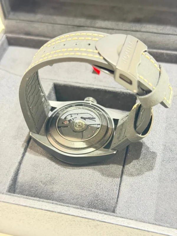 Tudor Black Bay ceramica nero 41mm del 2021 full set excellent condition con documenti e scatola