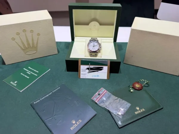 Rolex Daytona Cosmograph bianco white del 2008 full set top condition con documenti e scatola