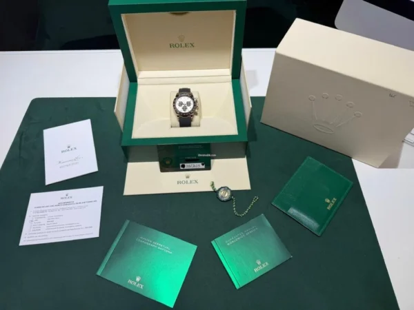 IMG_3854-1067x800.jpg Rolex Daytona everose sundust del 2023 Italia oysterflex oro rosa full set top condition