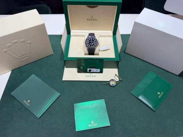 Rolex Yacht-Master 42 oro bianco oysterflex del 2021 full set top condition con documenti