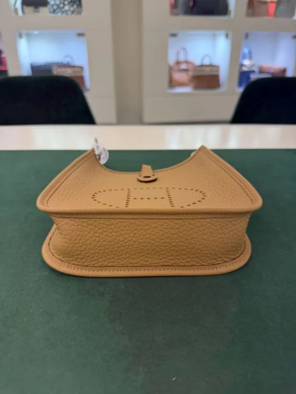 Hermes Evelyne 16 Amazone biscuit camel 2025